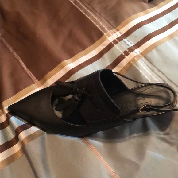 Burberry heels pointy toes with tassel in front - Picture 3 of 7